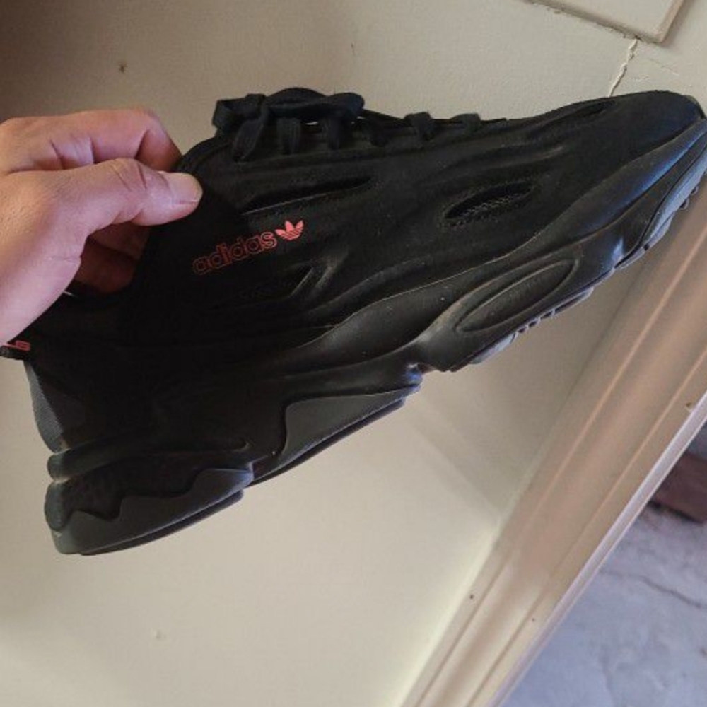 Adidas ozweego black